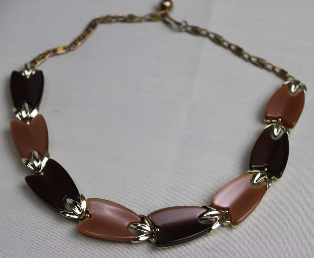Vintage Lisner Thermoset Necklace – Maroon & Peach Leaves – 9" Gold Tone
